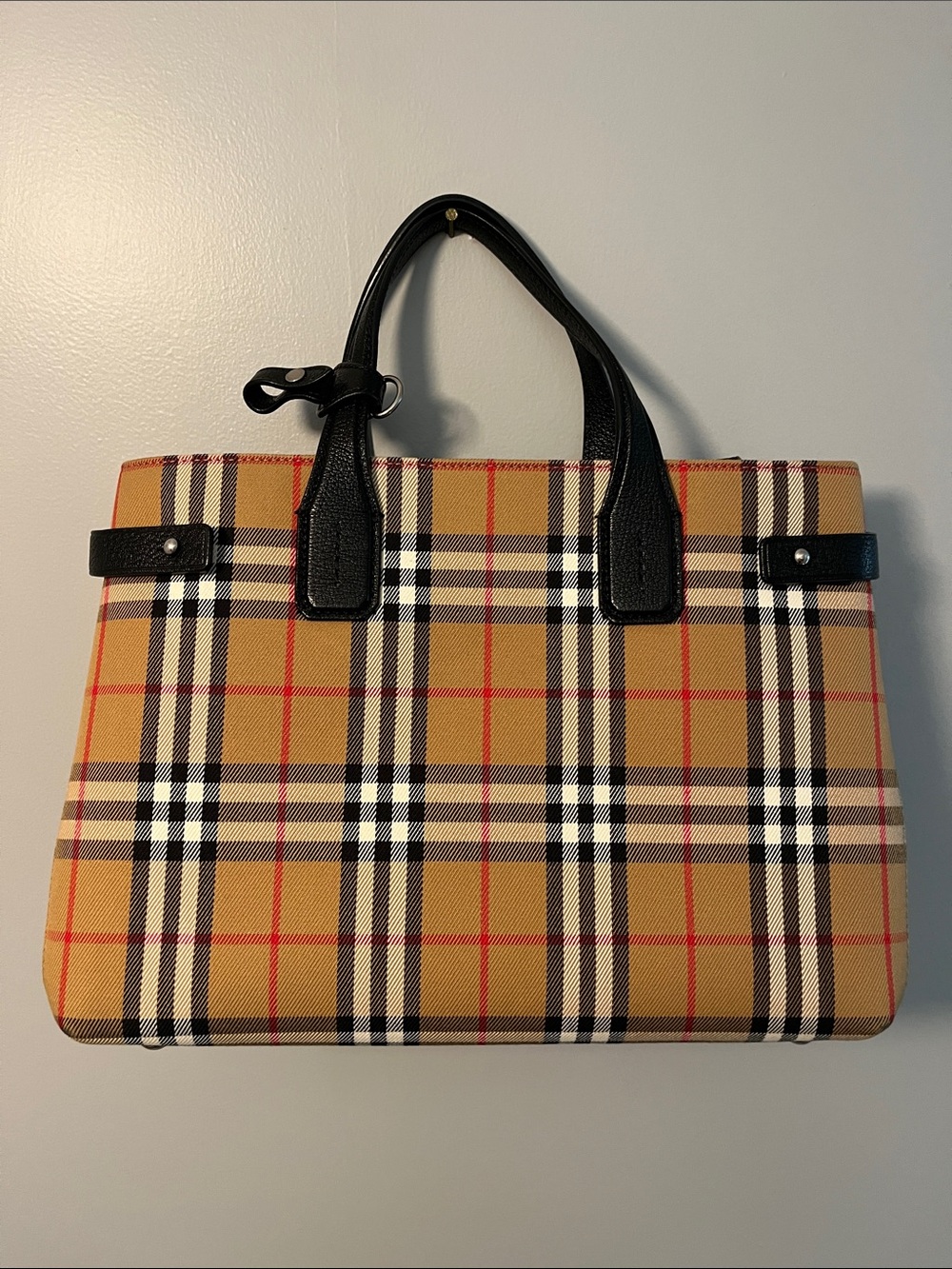 Burberry LL Medium Banner (L41) Black Plaid Tote